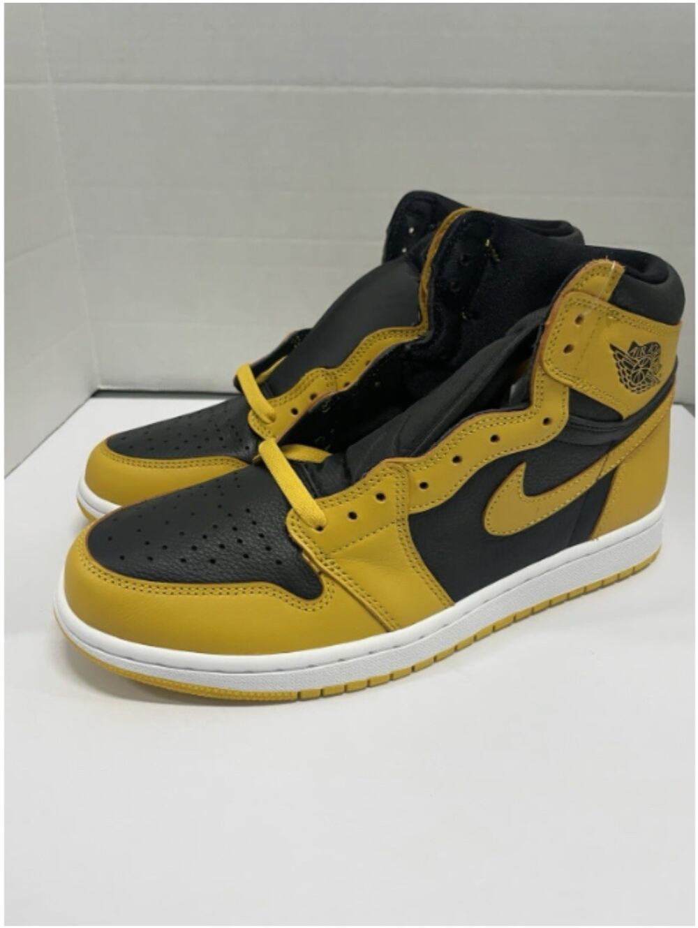 Jordan 1 Retro OG High Pollen 555088 701 Size 10.5 Men Black Yellow Leather Shoe